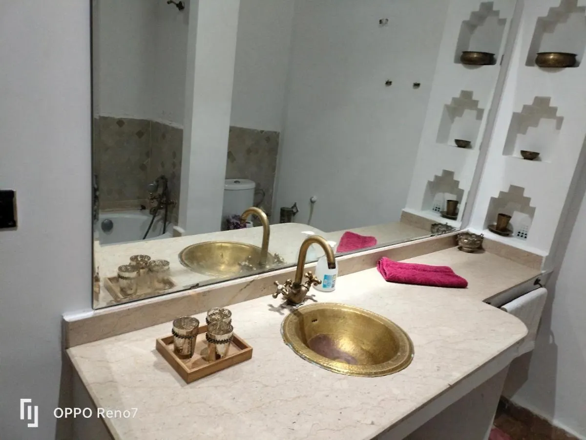 Apartment Un Moderne Chic Appartement Vue Sur Piscine Marrakesh