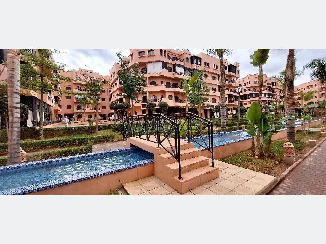Apartment Un Moderne Chic Appartement Vue Sur Piscine Marrakesh