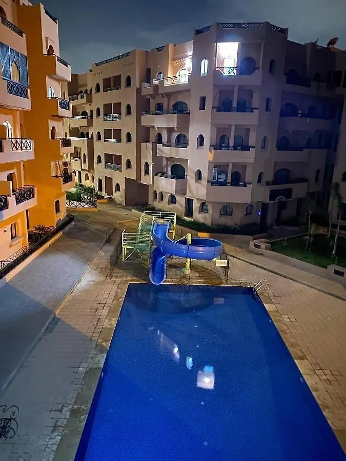 Apartment Un Moderne Chic Appartement Vue Sur Piscine Marrakesh